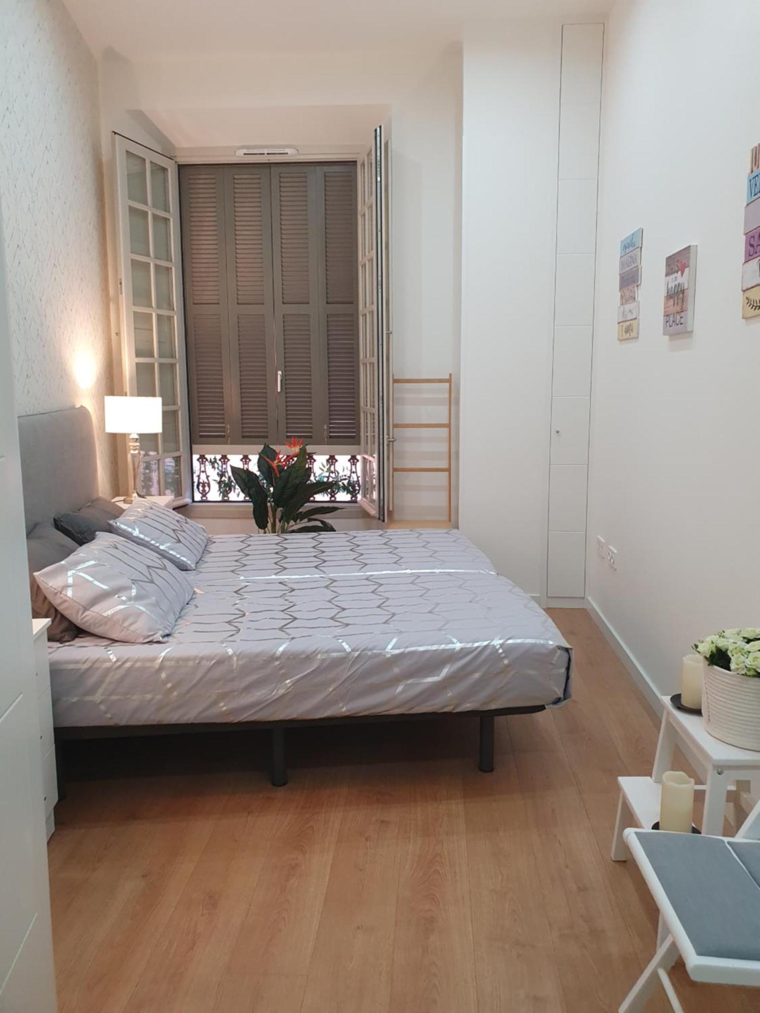 Beautiful Historic Center Apt! Málaga Exteriör bild