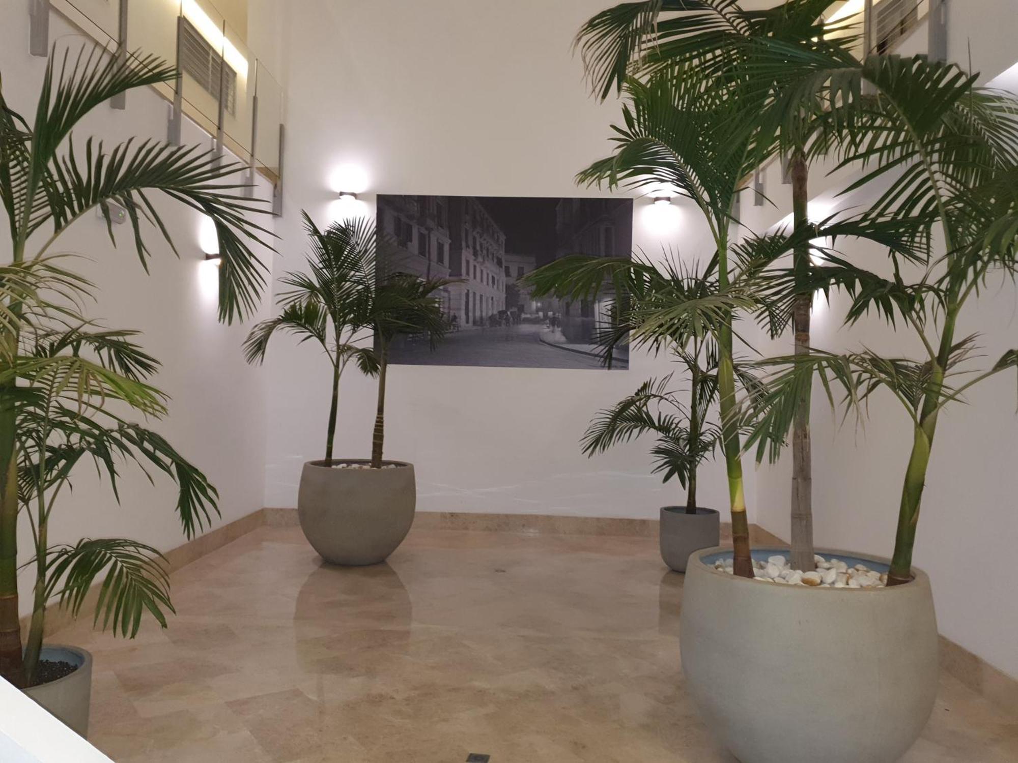 Beautiful Historic Center Apt! Málaga Exteriör bild